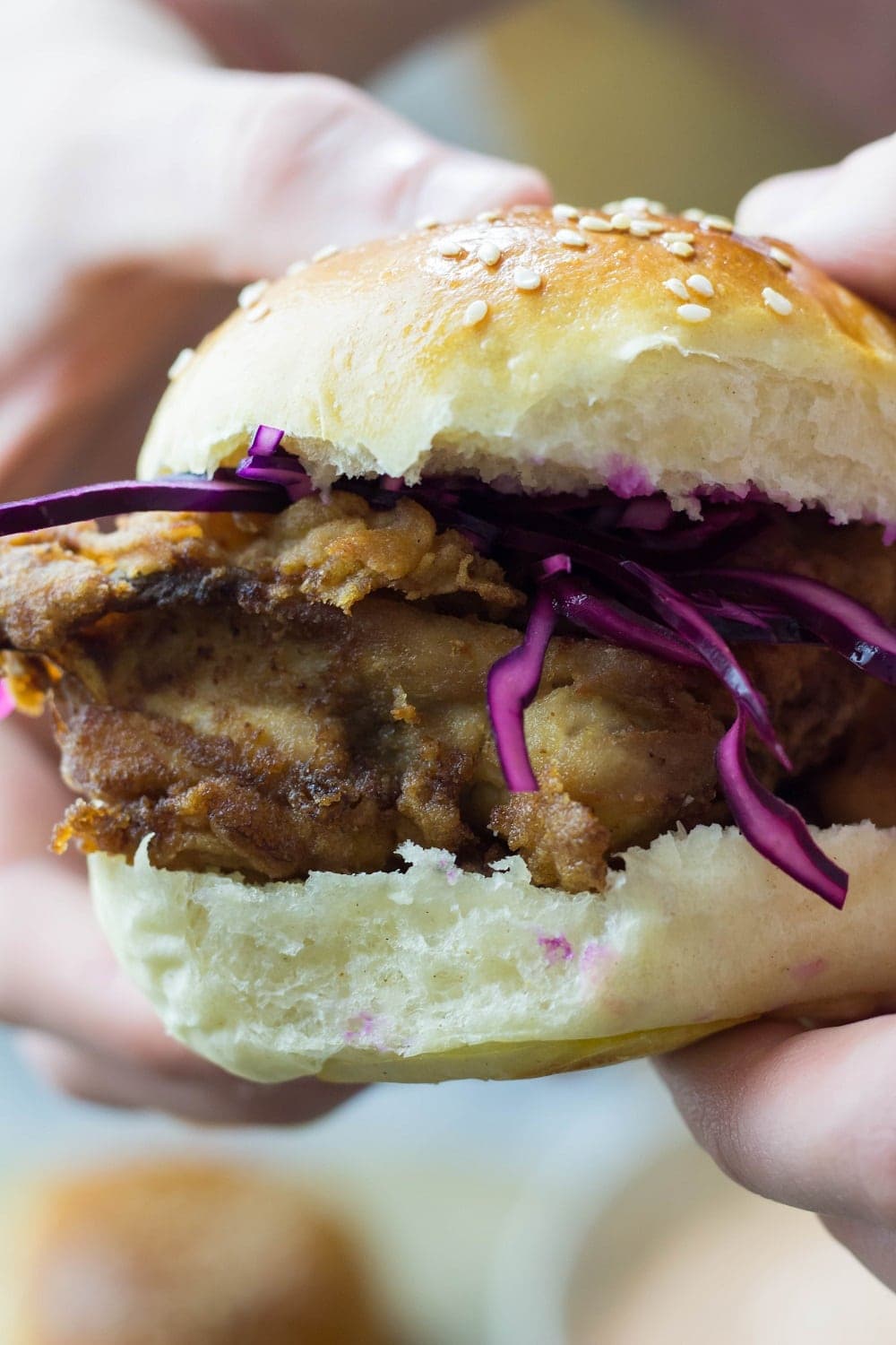 Oh man, fried chicken is just the best isn't it? Especially these buttermilk fried chicken sandwiches with cabbage slaw and sriracha mayo!