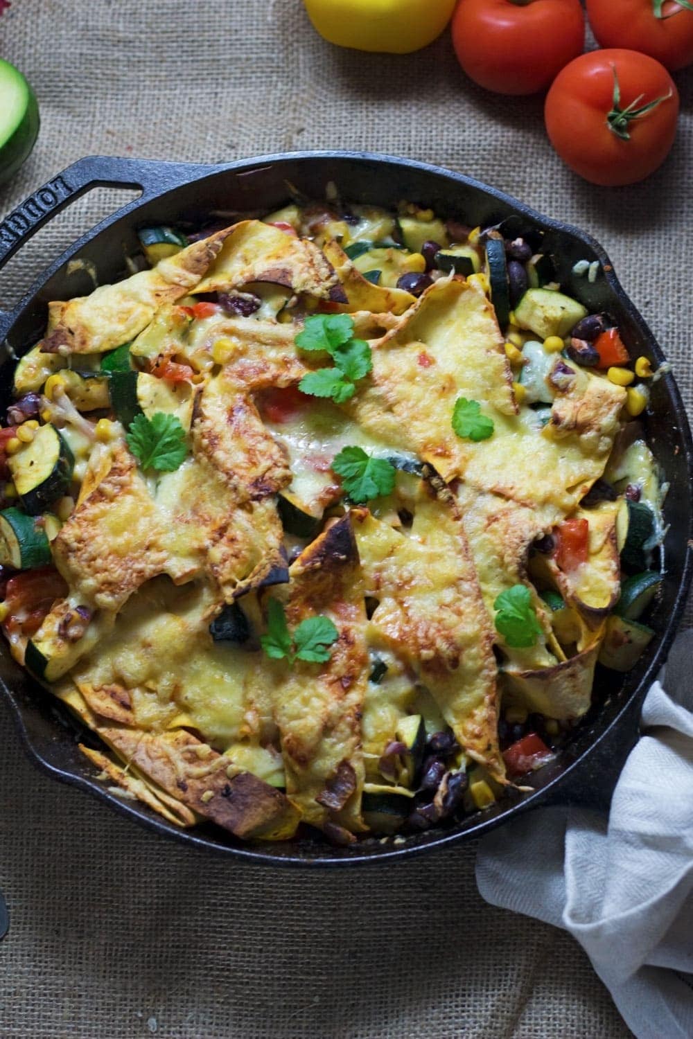 This veggie enchilada skillet is super healthy and full of spicy Mexican flavours! Perfect for a weeknight vegetarian dinner and great for leftovers too.