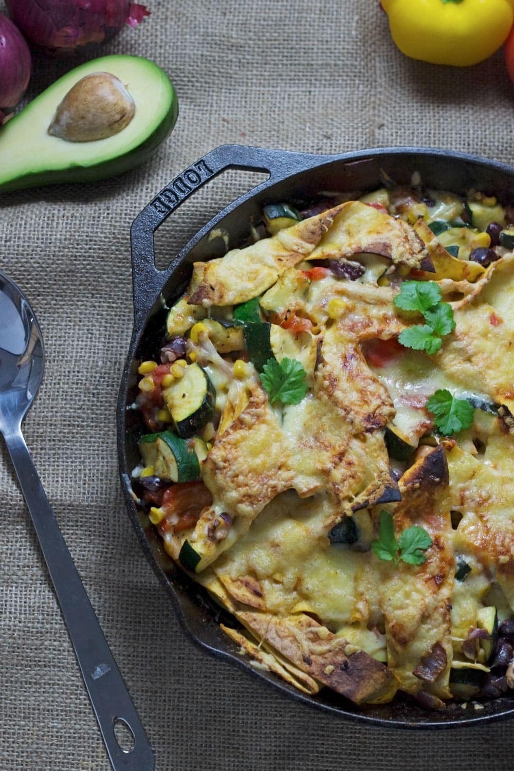 This veggie enchilada skillet is super healthy and full of spicy Mexican flavours! Perfect for a weeknight vegetarian dinner and great for leftovers too.