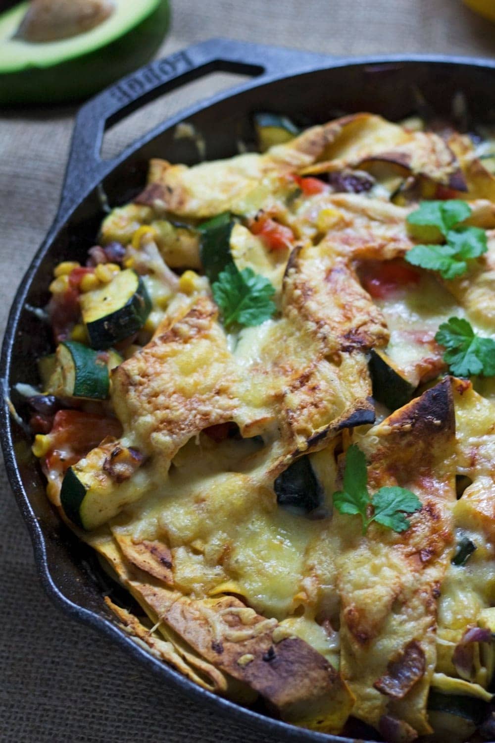 This veggie enchilada skillet is super healthy and full of spicy Mexican flavours! Perfect for a weeknight vegetarian dinner and great for leftovers too.