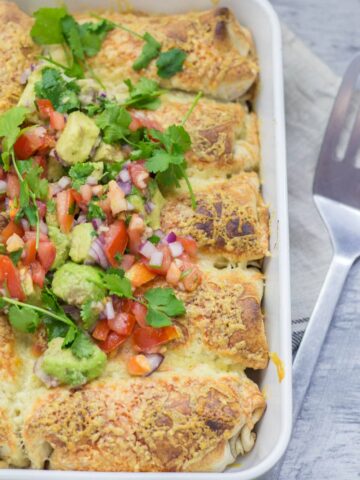 These chilli beef enchiladas are super easy to make and make the perfect weeknight dinner when you're craving Mexican food! 