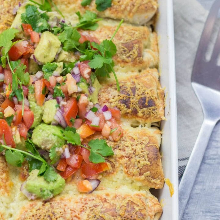 These chilli beef enchiladas are super easy to make and make the perfect weeknight dinner when you're craving Mexican food! 