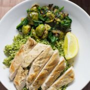 Looking for a delicious and healthy weeknight dinner? These healthy green quinoa bowls topped with chicken are the perfect thing!