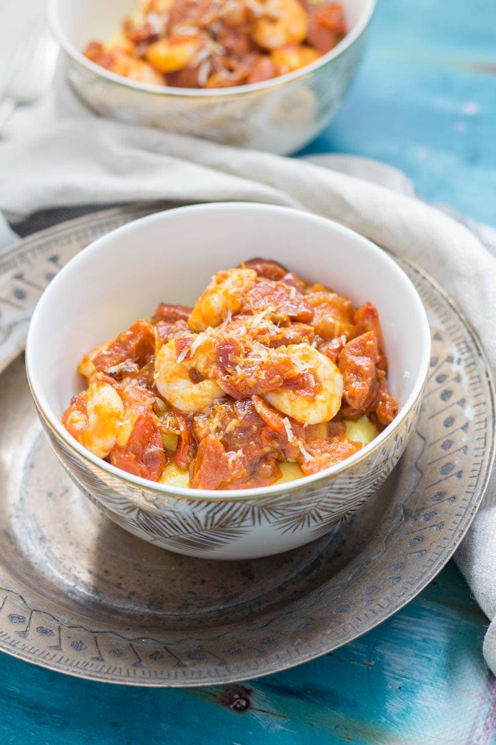 These prawn & chorizo polenta bowls are the perfect comfort food to take you from summer to autumn. Serve with a sprinkle of parmesan for an indulgent meal.