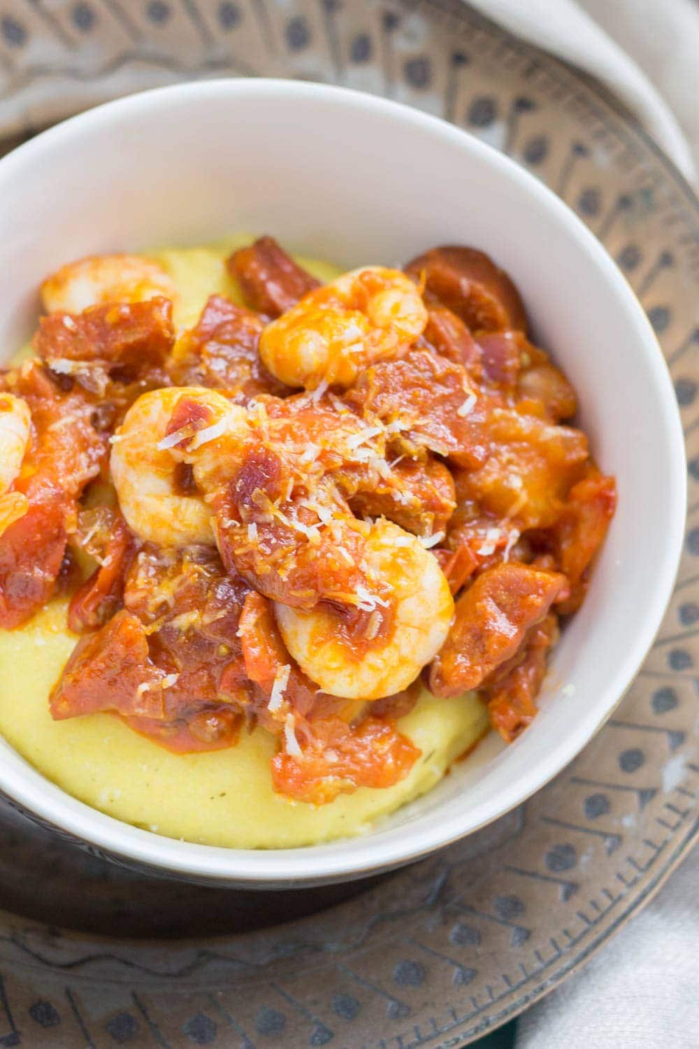 These prawn & chorizo polenta bowls are the perfect comfort food to take you from summer to autumn. Serve with a sprinkle of parmesan for an indulgent meal.