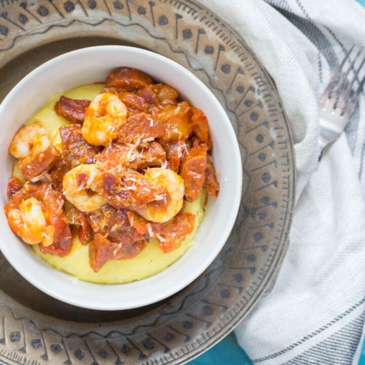 These prawn & chorizo polenta bowls are the perfect comfort food to take you from summer to autumn. Serve with a sprinkle of parmesan for an indulgent meal.