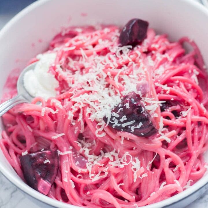 This roasted beetroot one-pot pasta is finished with a spoonful of goat's cheese. It's so easy and looks amazing, this dish is perfect comfort food!