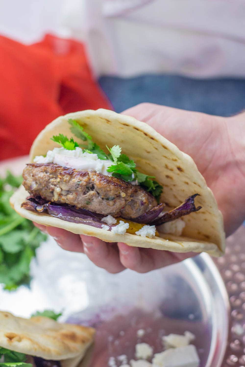 If you need a quick weeknight dinner that's guaranteed to impress then this Moroccan lamb burger flatbread recipe is what you need! #lamb #burger #dinner #recipe