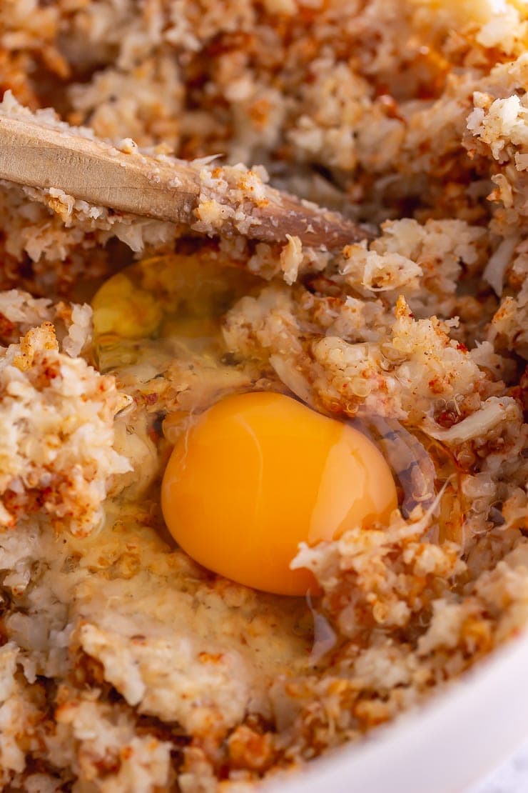 Mixture for veggie burgers with an egg