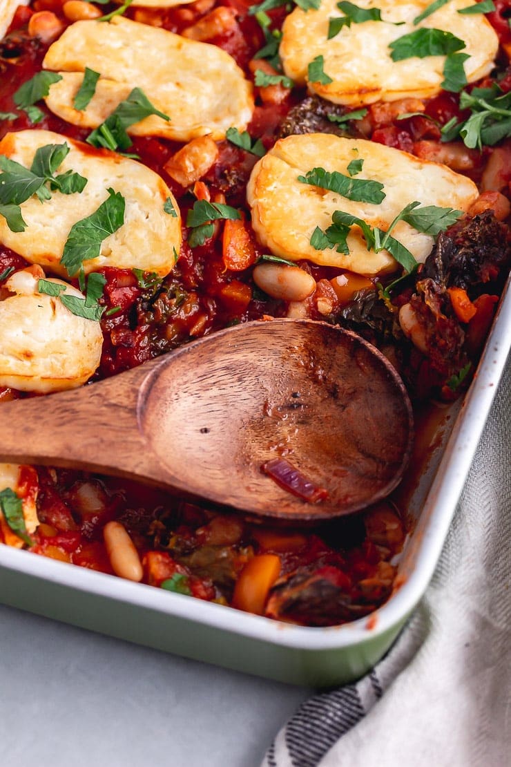 Spoon in halloumi bake with kale