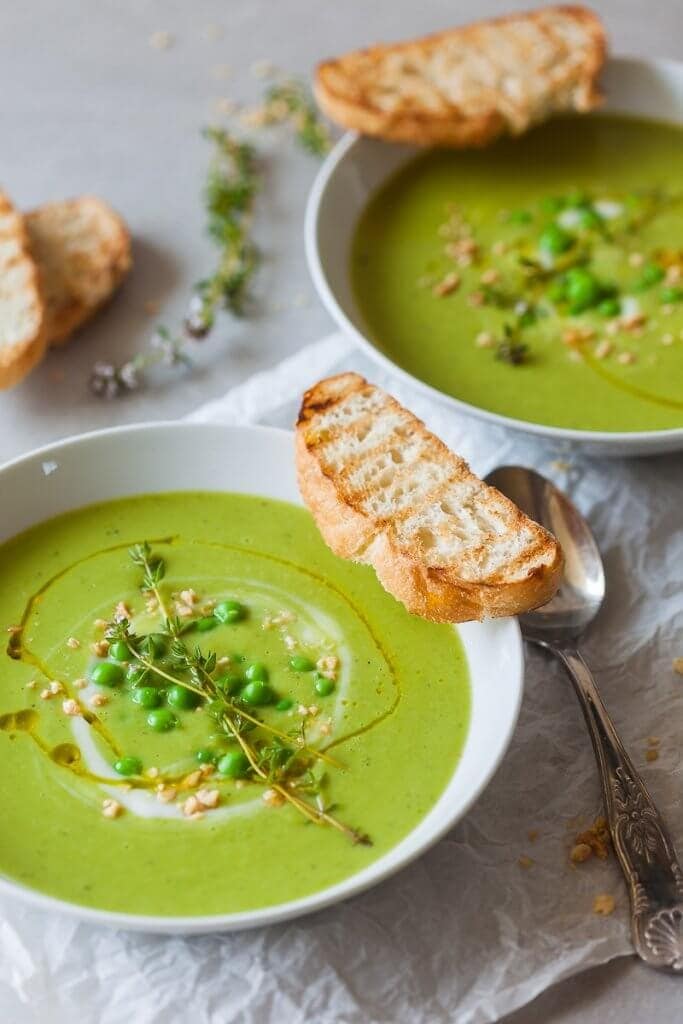 20 Minute Dinners: 5 Ingredient Green Vegan Pea Soup